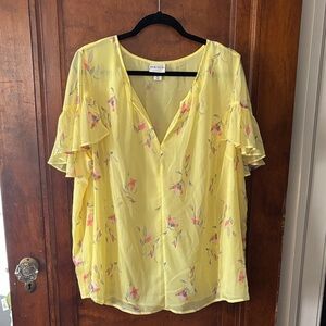 NWOT Ava & Viv Yellow Floral Short Sleeve Blouse Size 2X
